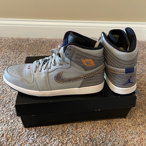 Jordan 1 Retro 93 Wolf Grey Orange - Picture 2 of 10